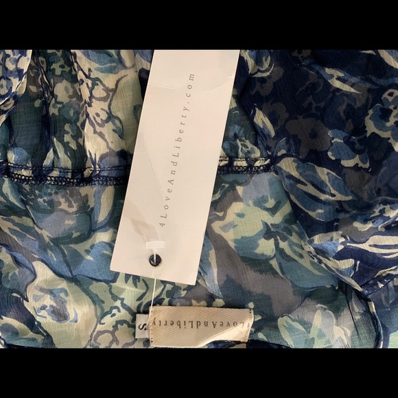 4 Love & Liberty Snap Cross Over Anouk Top NWT - Picture 4 of 5